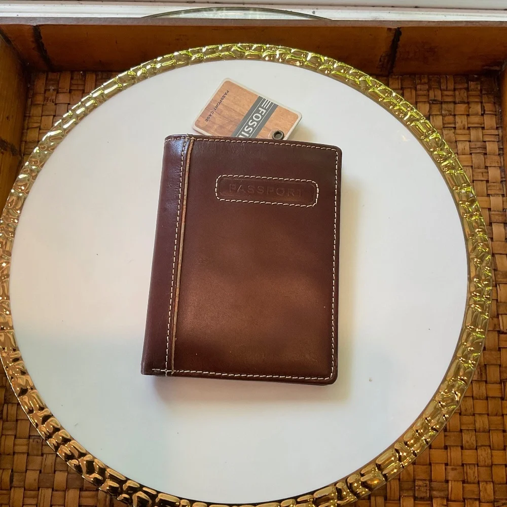 Fossil Men’s Passport Leather Wallet NWT